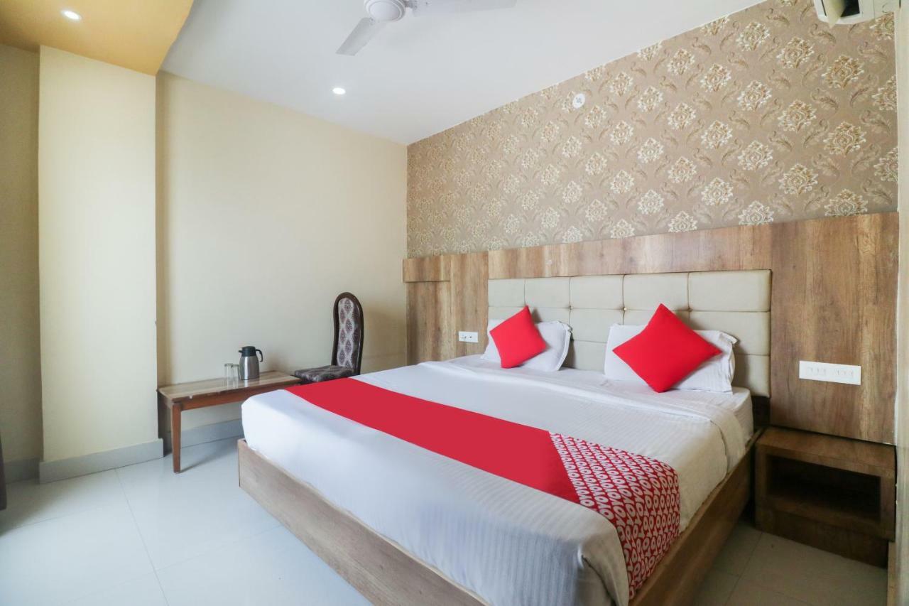 Oyo 48974 Hotel Shweta Residency Varanasi Exterior foto